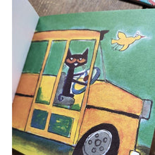 Load image into Gallery viewer, Pete the Cat Phonics Set Includes 12 MINI-Books Featuring Short and Long Vowel Sounds (My First I Can Read)